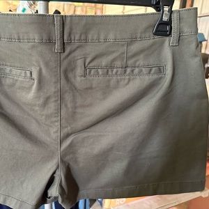 A.N.A. Khaki green shorts